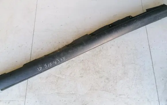Toyota Avensis T250 Sill 7585105010