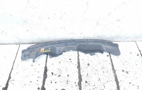 Ford Kuga I Radiator trim 8V4116613A