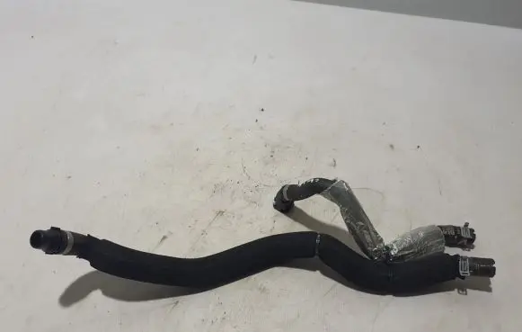 Volvo C40 Engine coolant pipe/hose 32339729