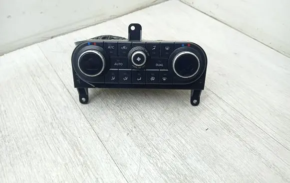 Nissan Qashqai Climate control unit 27500BR57B C3810