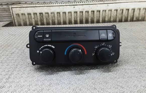 Chrysler Voyager Climate control unit 05005001AH