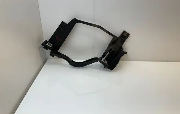 BMW 5 E60 E61 Headlight/headlamp mounting bracket 15873800