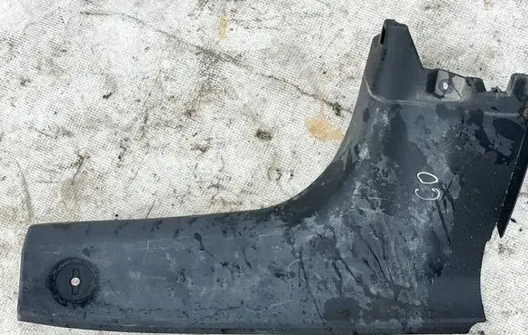 Skoda Octavia Mk2 (1Z) (D) pillar trim (bottom) 1Z9868226