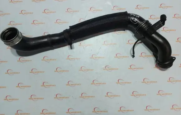 Volkswagen Touareg I Intercooler hose/pipe 7L6145957A
