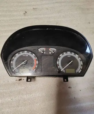 Skoda Fabia Mk1 (6Y) Speedometer (instrument cluster) 6Y0920883E