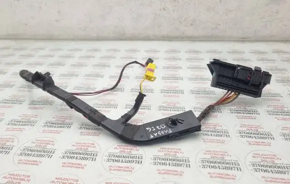 Volkswagen PASSAT B7 Rear door wiring loom 1K0937722D