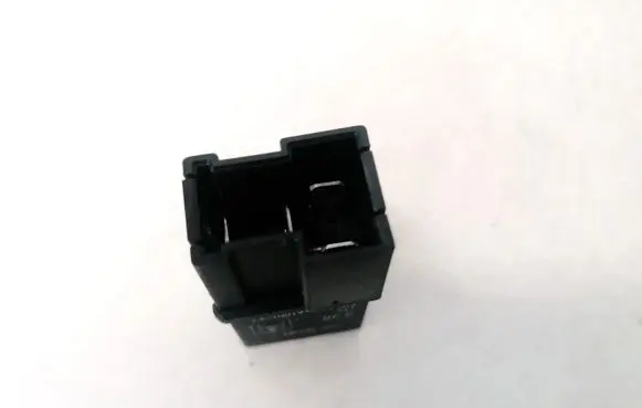 Volvo S40, V40 Other relay MB953382 A1001-X7