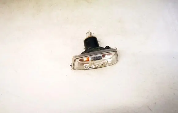 Opel Astra H Front fender indicator light 13228450