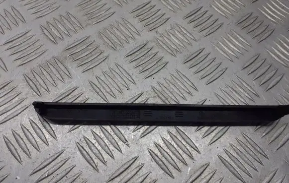 Volkswagen PASSAT B5.5 Dashboard glove box trim 3B0858585