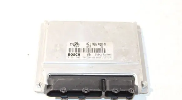 Volkswagen PASSAT B5 Engine control unit/module 071906018Q 0261206166