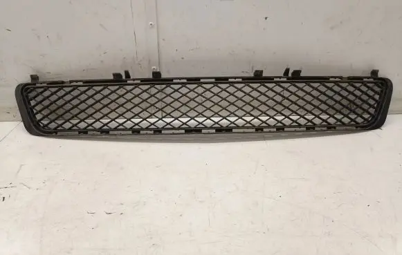 Mercedes-Benz E W212 Front bumper lower grill