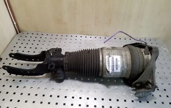 Audi Q7 4L Front air suspension shock absorber 7L8616039A