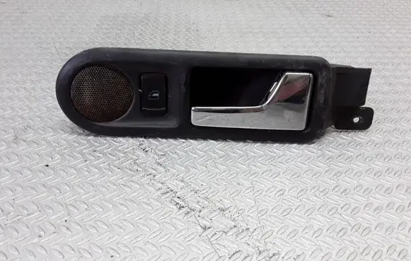 Volkswagen PASSAT B5 Front door interior handle 3B0839114