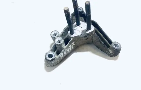 Volvo S40, V40 Engine mounting bracket mr290428