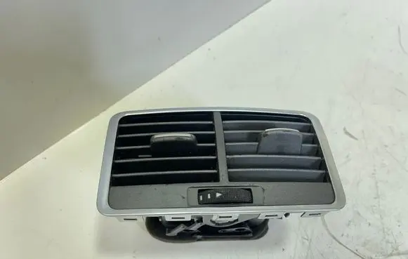 Audi A6 S6 C6 4F Rear air vent grill 4F0819203