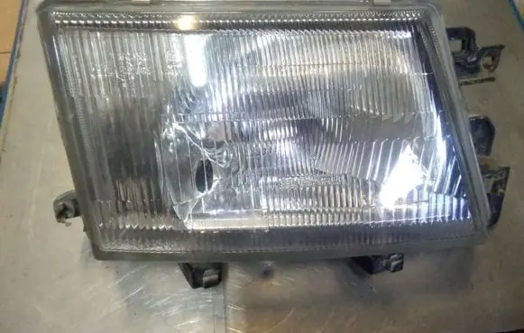 Subaru Forester SF Headlight/headlamp 1551R