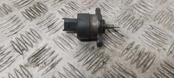 BMW 5 E39 Fuel pressure sensor 0281002480