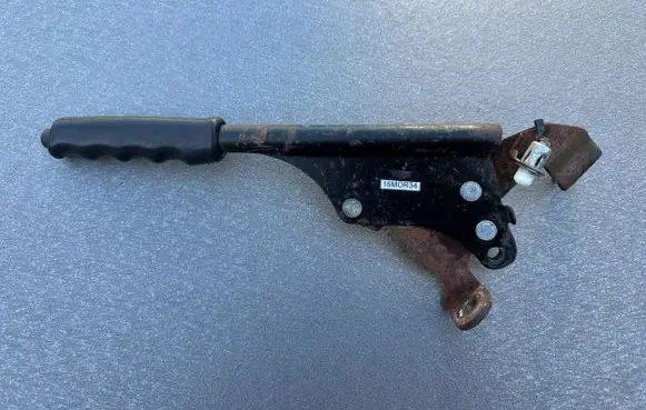 Nissan Patrol 160 Hand brake release handle 36010C6000