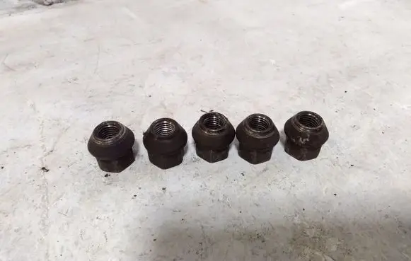 Opel Astra J Nuts/bolts 