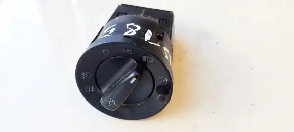 Skoda Octavia Mk1 (1U) Light switch 3B0941531A 04052001