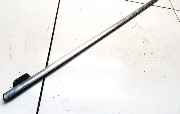 Citroen C4 I Picasso Front door glass trim molding