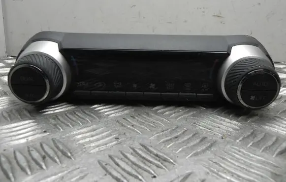 Toyota RAV 4 (XA50) Climate control unit 75K607
