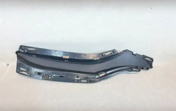 Mercedes-Benz GLS X167 Intercooler air channel guide A1678859710
