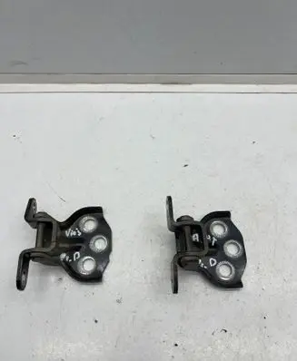 MG ZS Front door hinge set 50011521 50011522