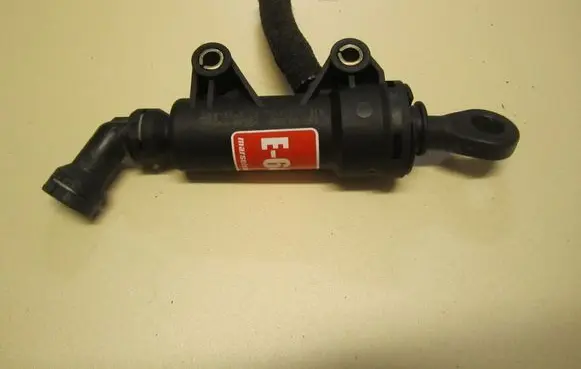 BMW 5 E39 Clutch master cylinder 21521165010
