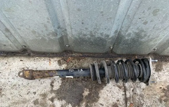 Front shock absorber/damper