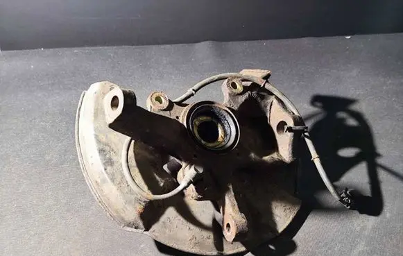 Mitsubishi Pajero Front wheel hub