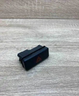 BMW 5 E39 Hazard light switch 8350947