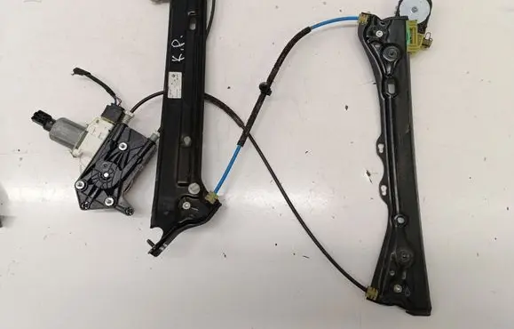 BMW 4 F36 Gran coupe Front door window regulator with motor 7046031 7326327