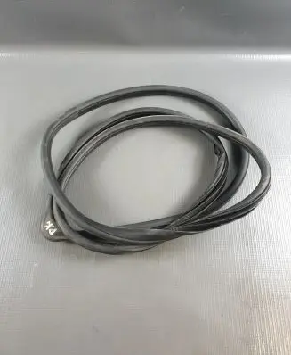 Suzuki Vitara (LY) Front door rubber seal