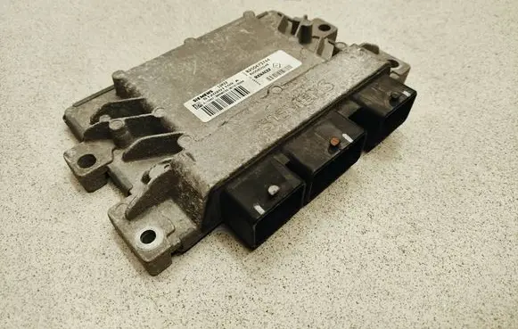 Renault Thalia I Engine control unit/module S120201109A 8200473744 8200400246
