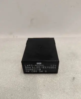 BMW 5 E39 Light relay 8375964