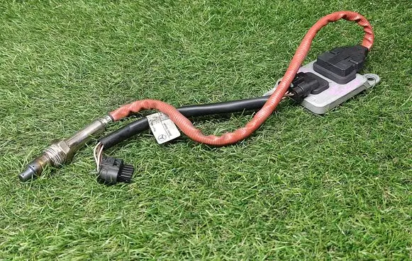 Mercedes-Benz E W212 Lambda probe sensor A0009056104 5WK97248