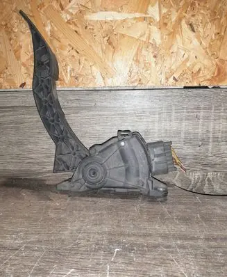 Ford Fusion Accelerator throttle pedal 4S619F836BA