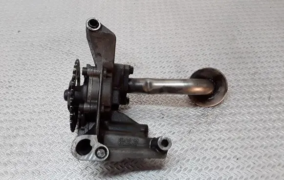Skoda Octavia Mk1 (1U) Oil pump 06A115105