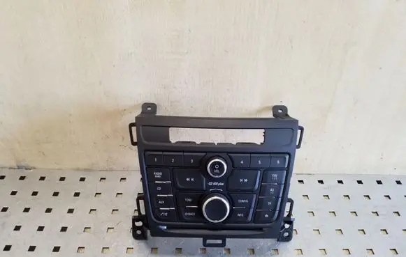 Head unit multimedia control