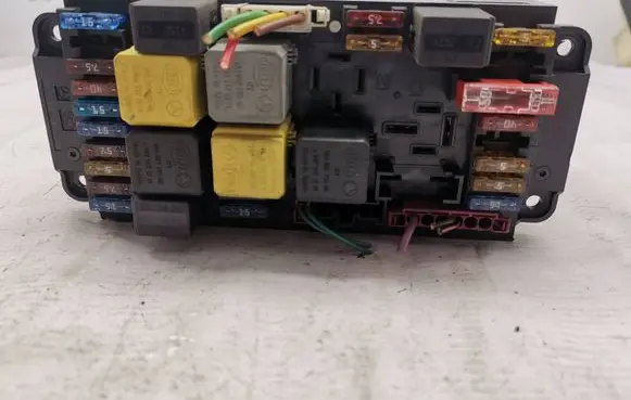 Mercedes-Benz C W203 Fuse box set 2095451301 5DK00848502 0000420215
