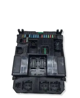 Peugeot 307 Fuse module 9636760580 00128762 9644099980