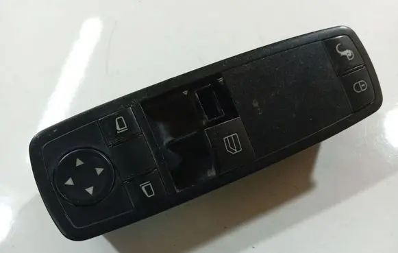 Mercedes-Benz B W245 Electric window control switch A1698206410