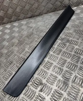 Nissan X-Trail T32 Rear door trim (molding) 828764CE0A