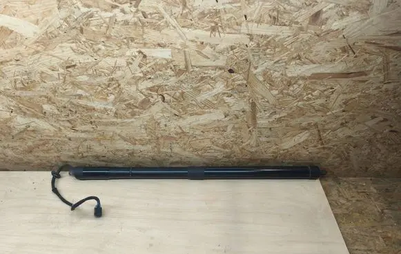 Porsche Cayenne (92A) Tailgate/trunk strut/damper 7P5827851J 09052014