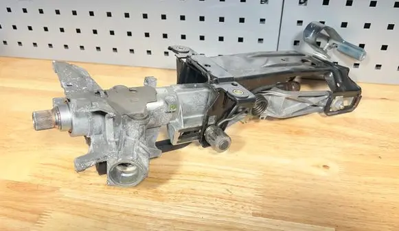 BMW 5 E39 Steering wheel axle 1093513