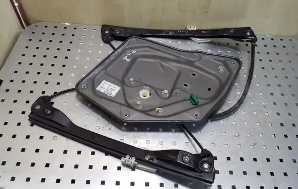 Skoda Superb B6 (3T) Front window lifting mechanism without motor 3T0837401A