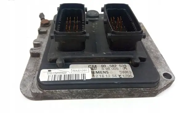 Opel Zafira A Engine control unit/module 90582539