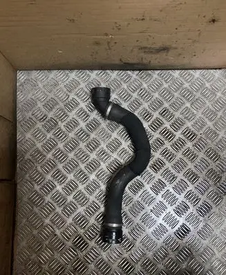 Coolant pipe/hose