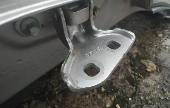 Cadillac SRX Rear door lower hinge